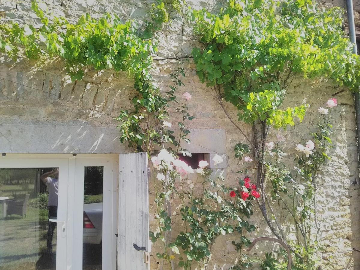 Gite Le Tilleul De La Fontaine Alluy Exterior photo